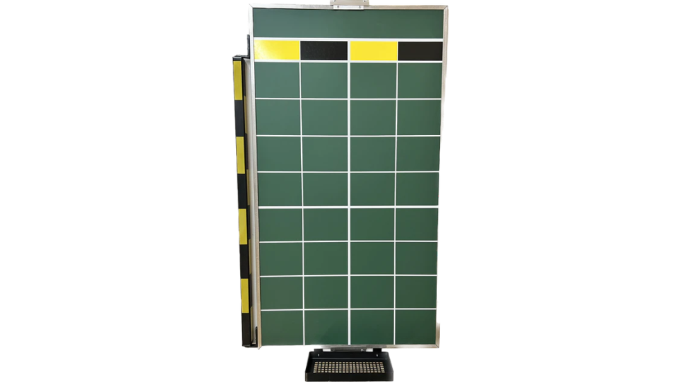 Metal Outdoor Shuffleboard Scoreboard with Tournament Bar & Chalk Tray